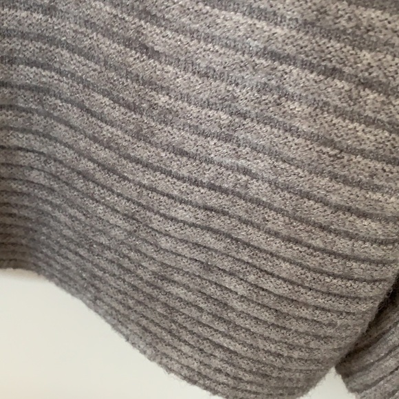GREY TURTLE NECK WOMEN SWEATER SIZE L - Picture 5 of 10